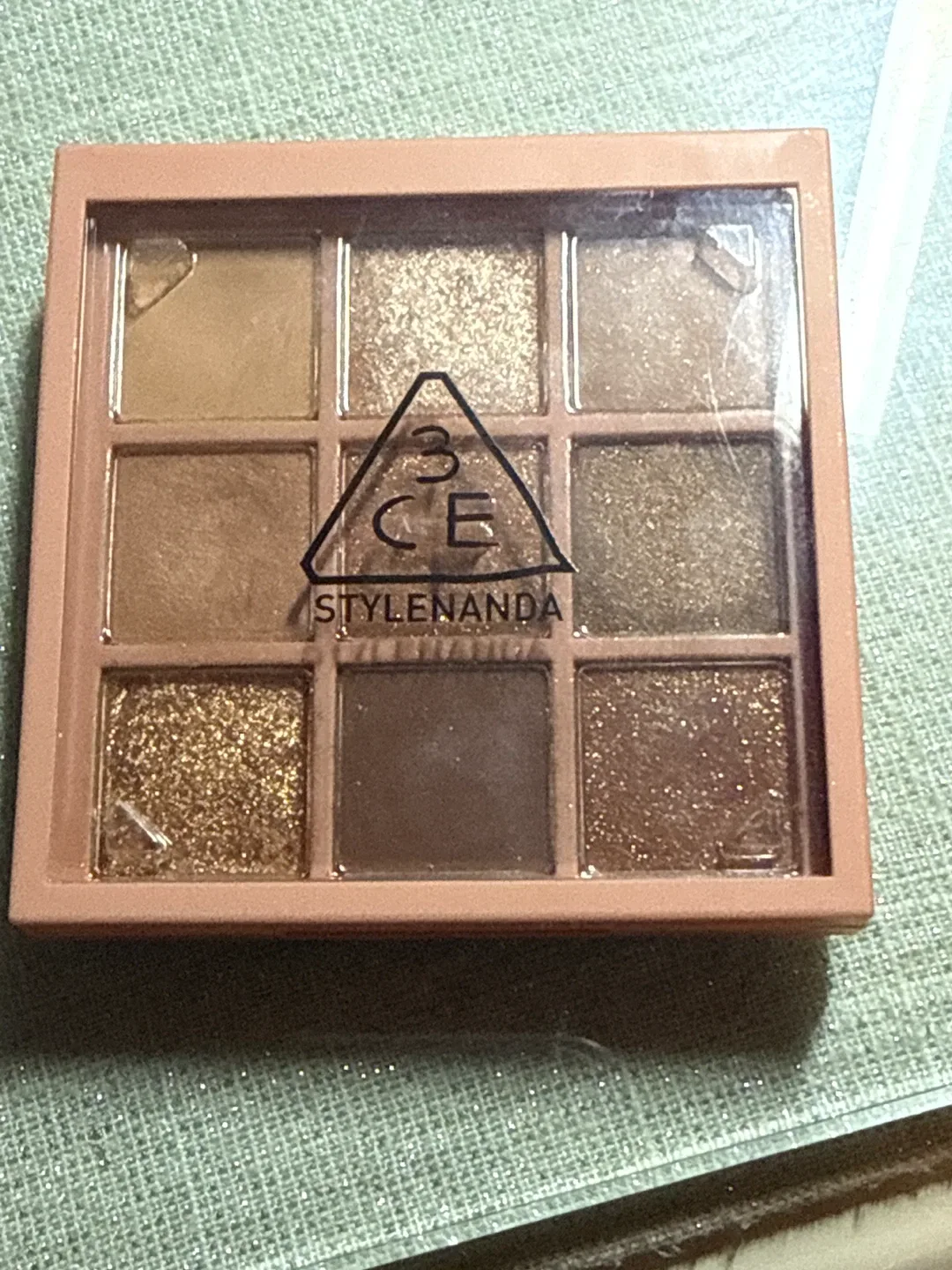 3CE Stylenanda Eyeshadow Palette overtake