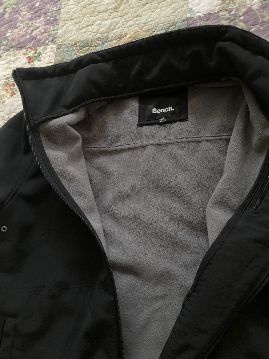 Women’s Bench Fleece-lined Water-resistant Jacket - Size XL image indicator(3)