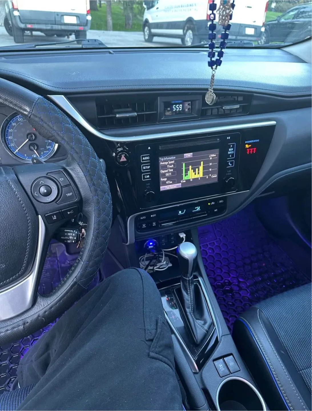 2018 Toyota Corolla SE image indicator(5)