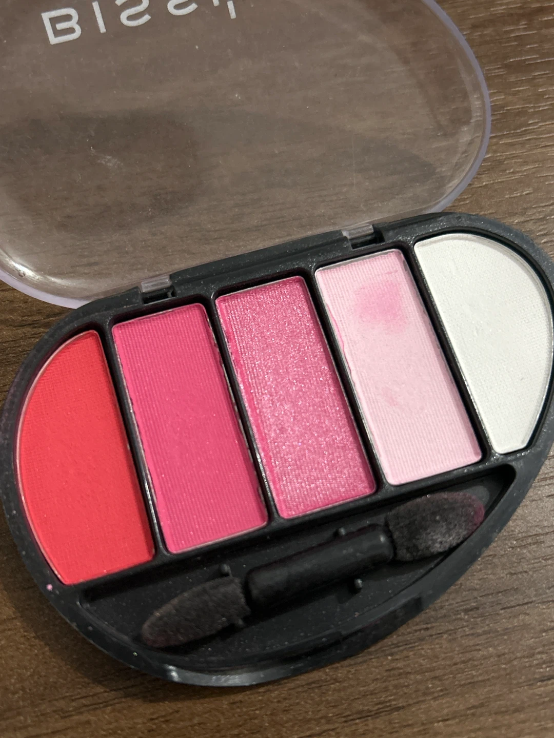 Free makeup mini eyeshadow
