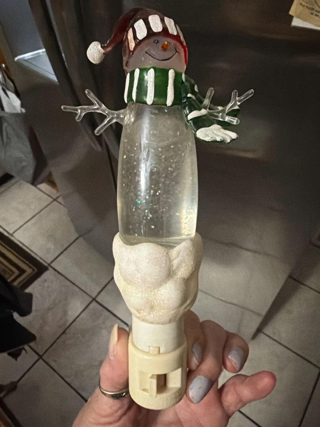 Snowman Glitter Plug-In Night Light image indicator(3)