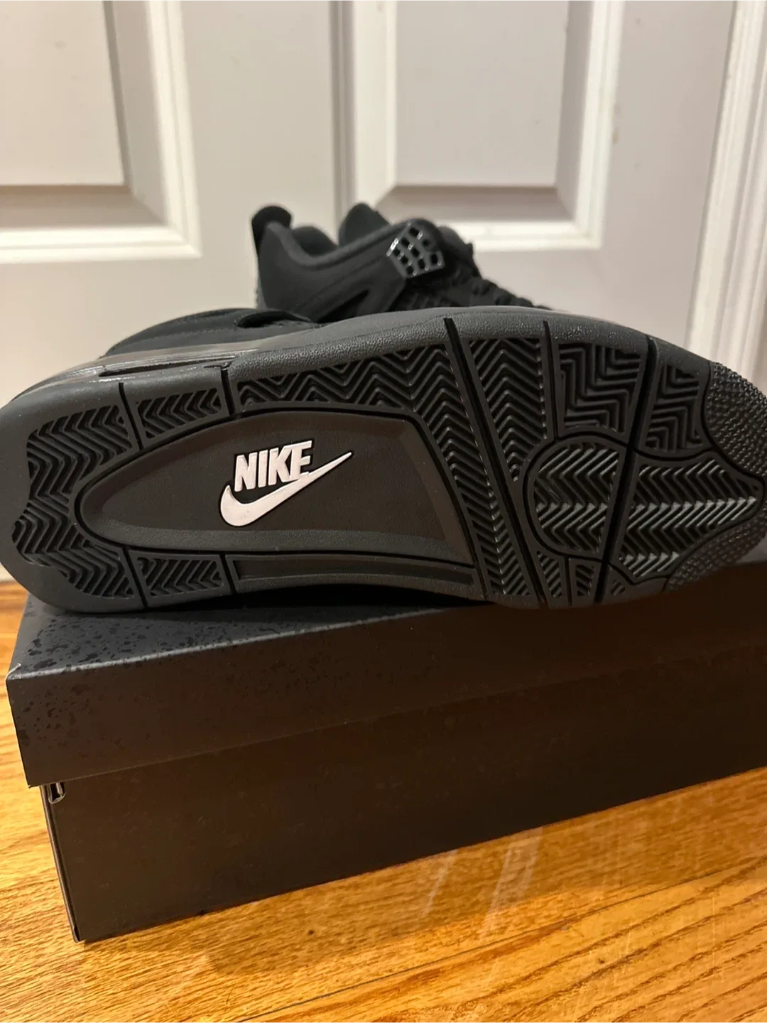 Nike Air Jordan 4 Retro Black Cat Size 8.5 image indicator(3)