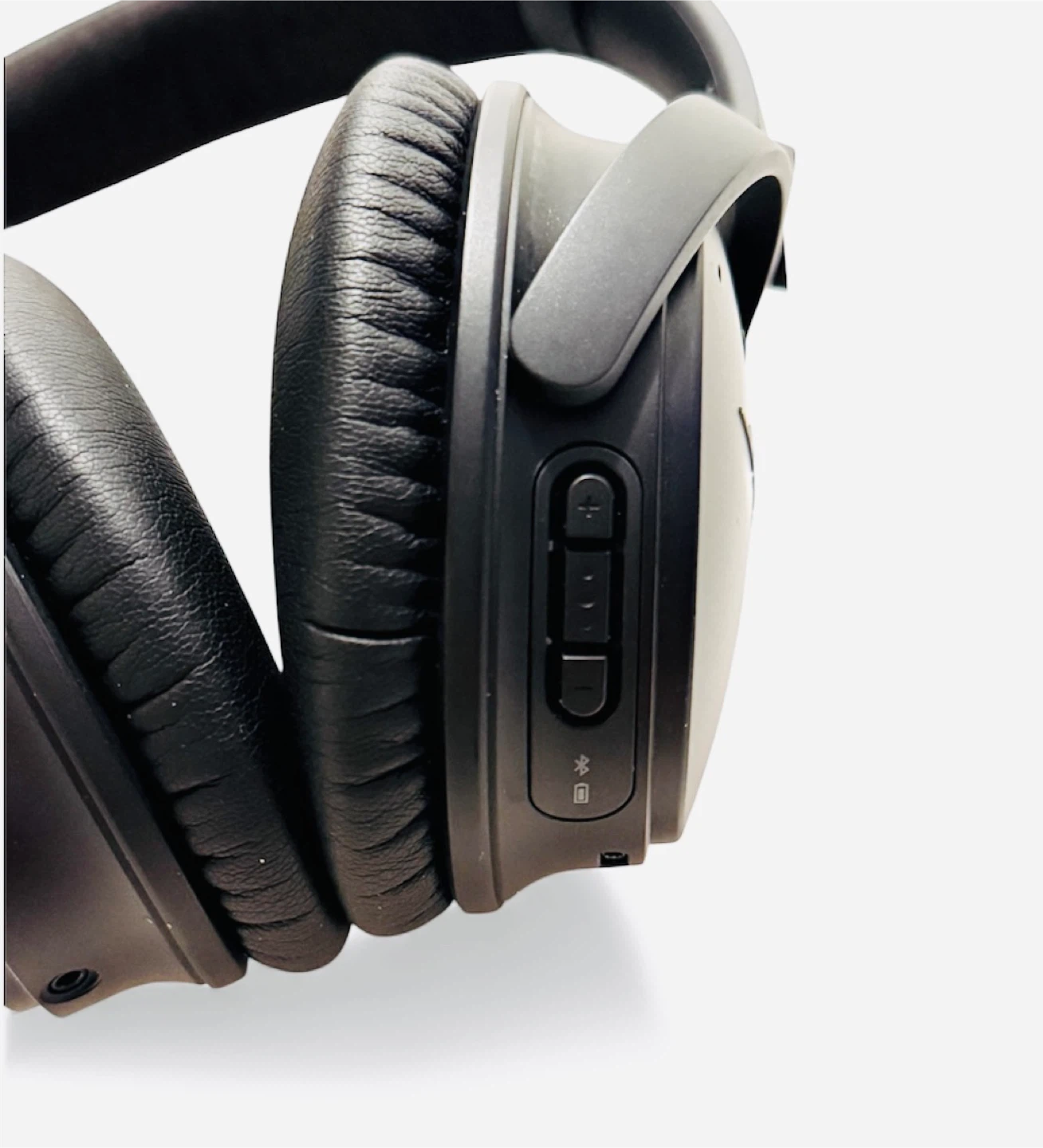 Bose QuietComfort 35 (QC35) Wireless Headphones – Black - photo 4