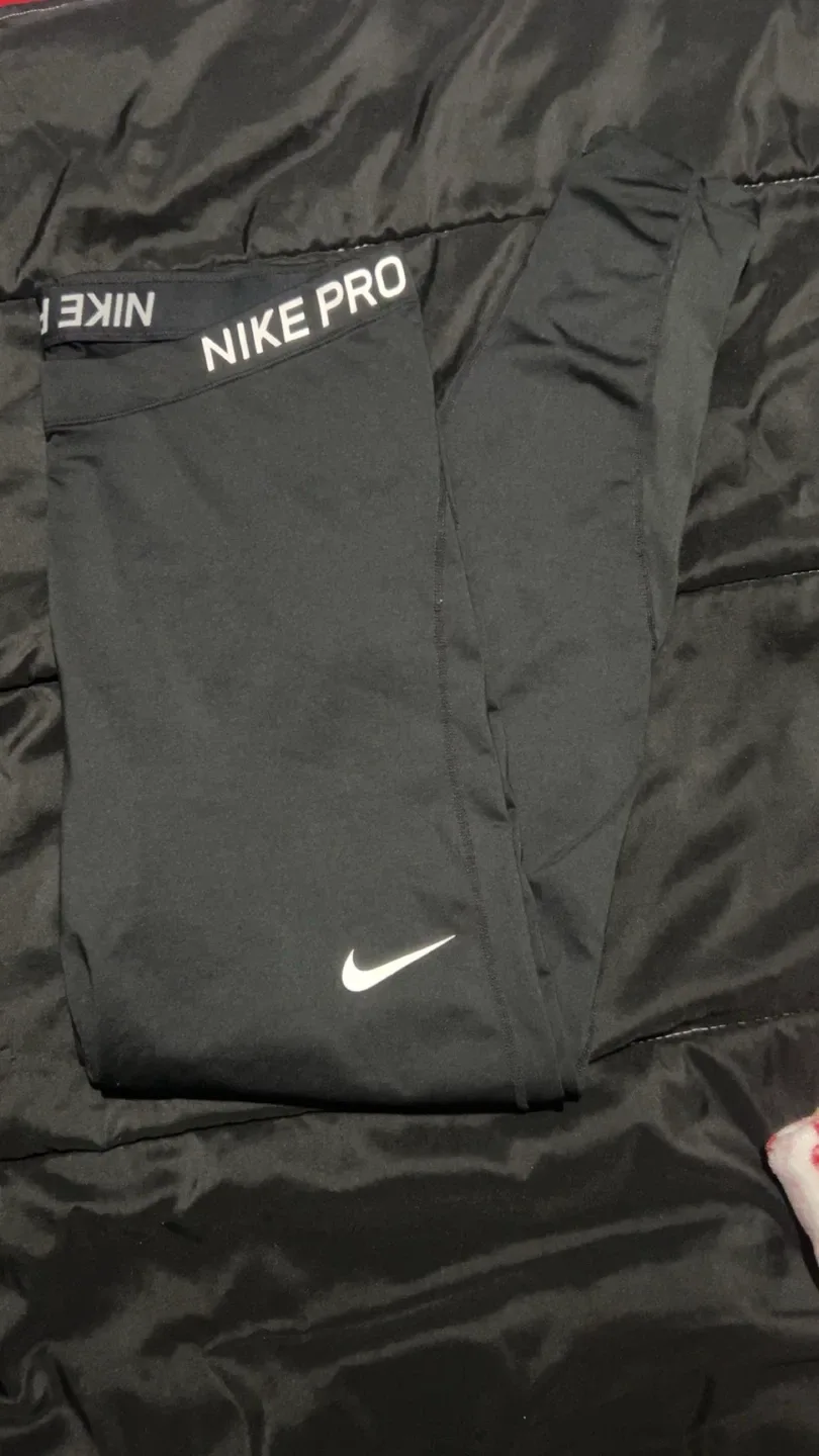 Nike Pro Black Leggings image indicator(2)