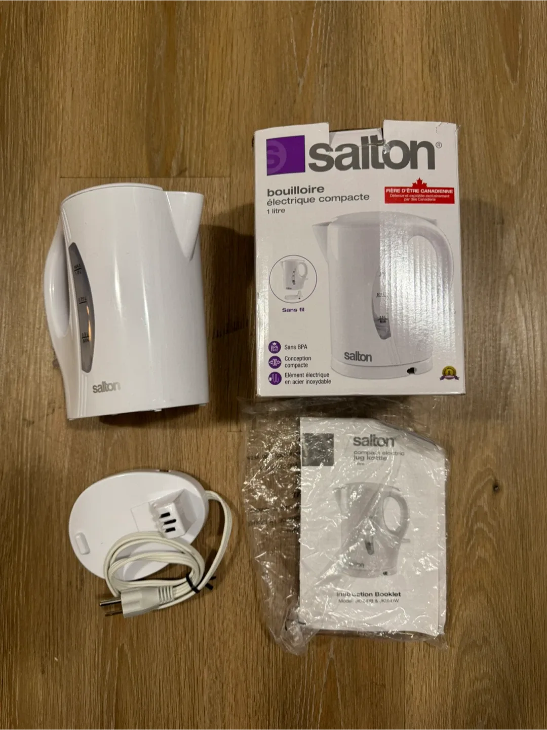 Salton Compact Electric Jug Kettle image indicator(2)