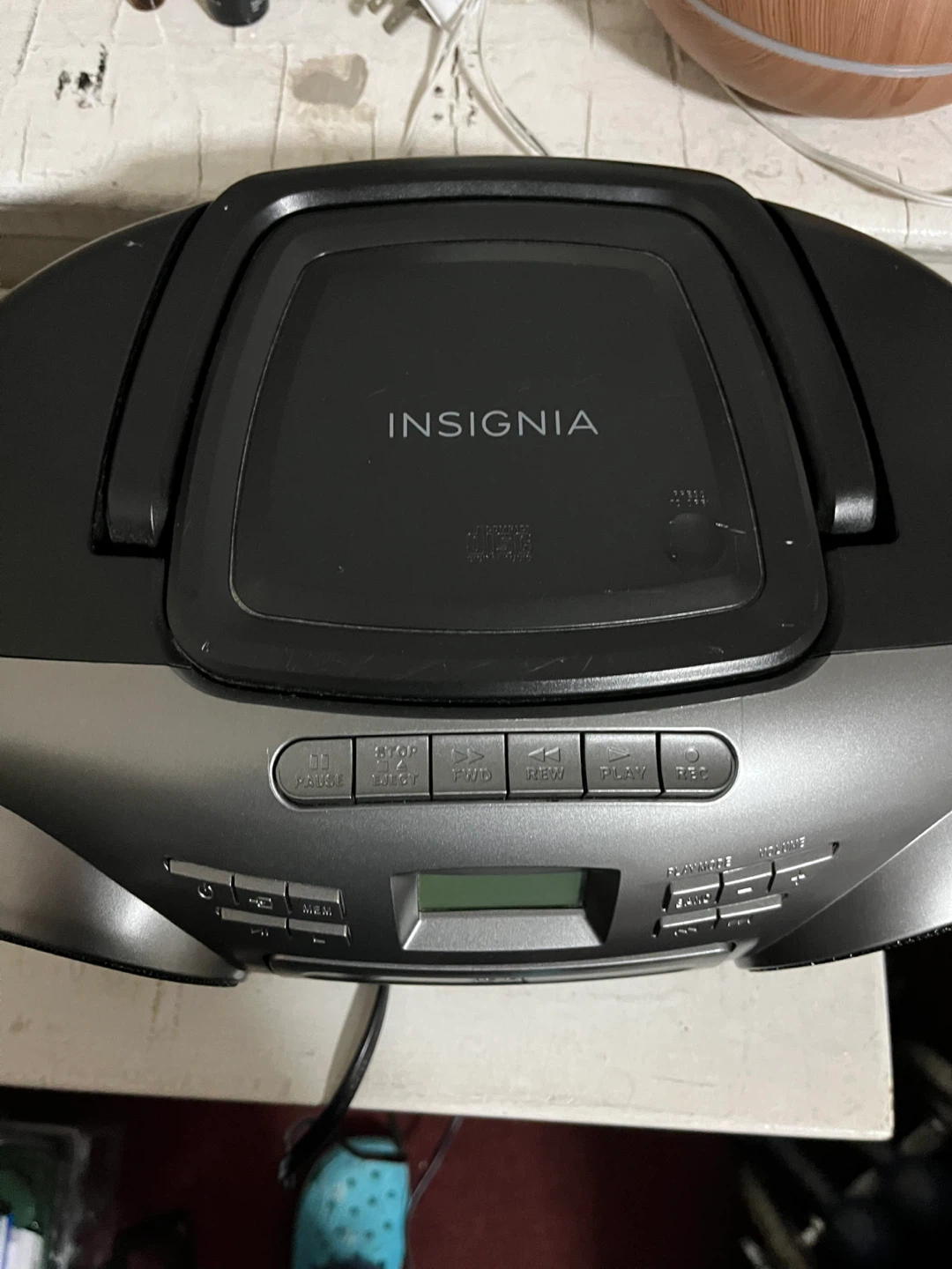 Insignia Portable CD Radio Boombox - photo 3