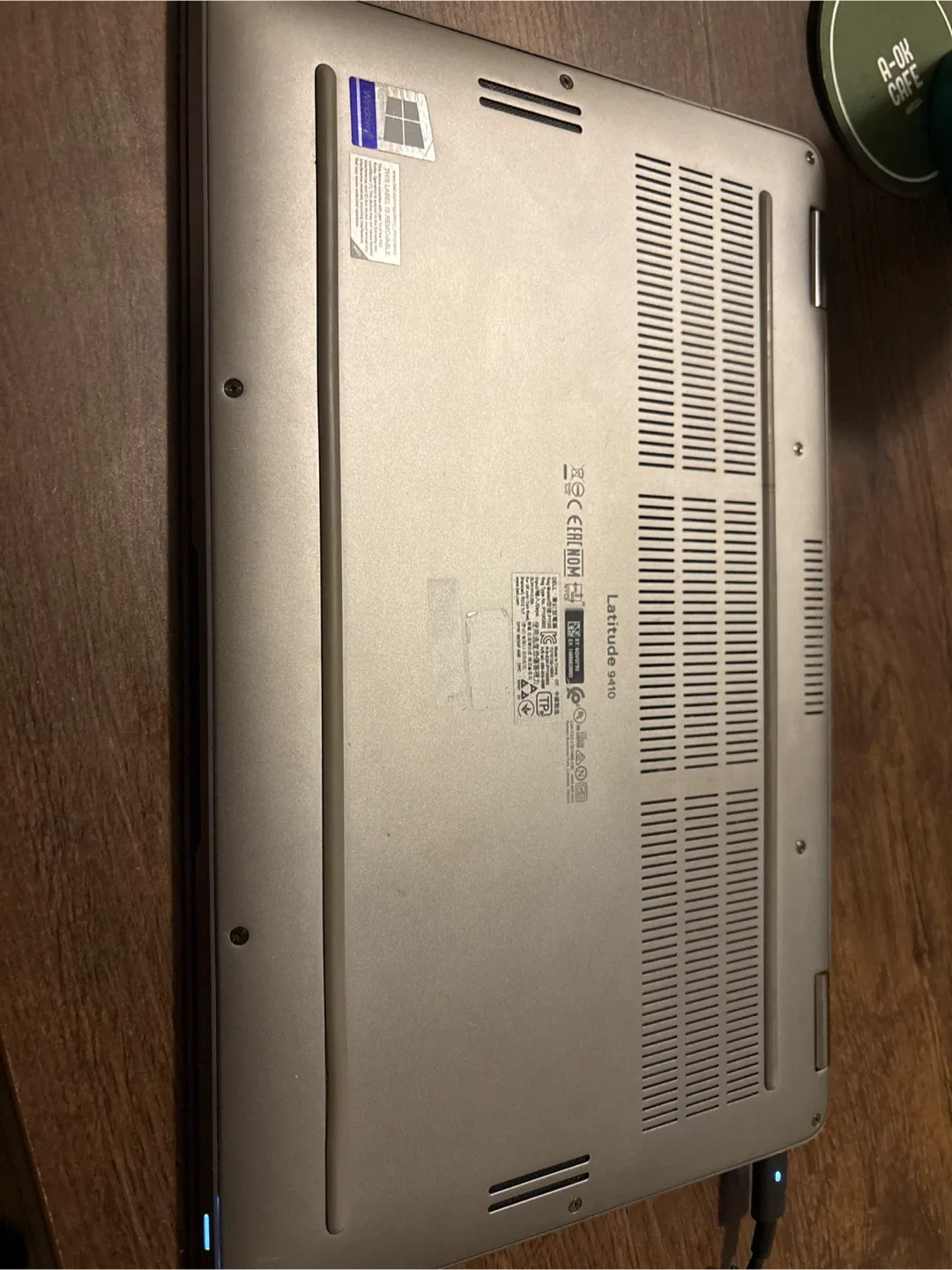 Dell Latitude 9410 Laptop image indicator(3)