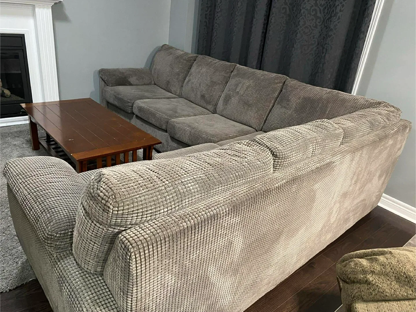 Sectional Sofa - Large & Comfy image indicator(3)