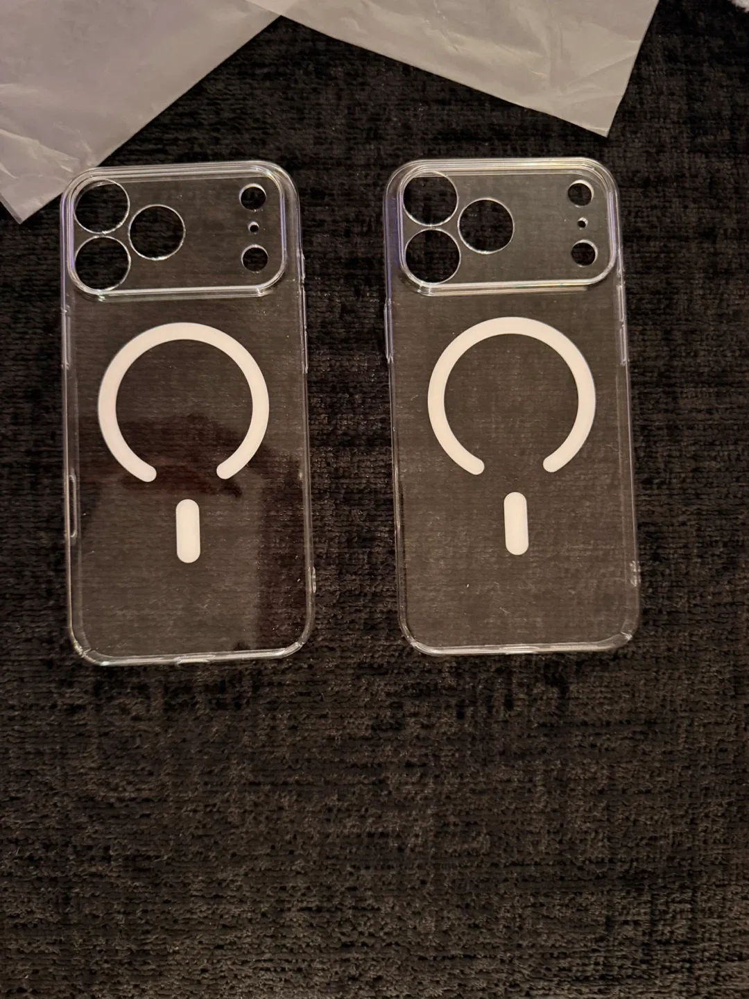 iPhone 17 Pro Max Clear Case image indicator(2)