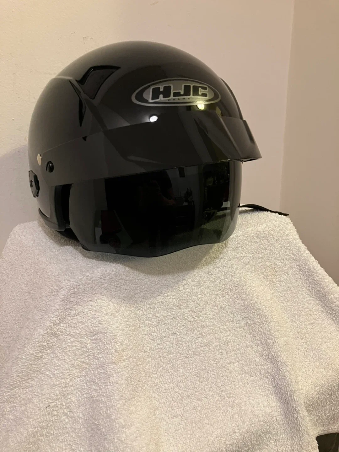 Like New HJC-IS Men’s Motorcycle Helmet- Black - Size M
