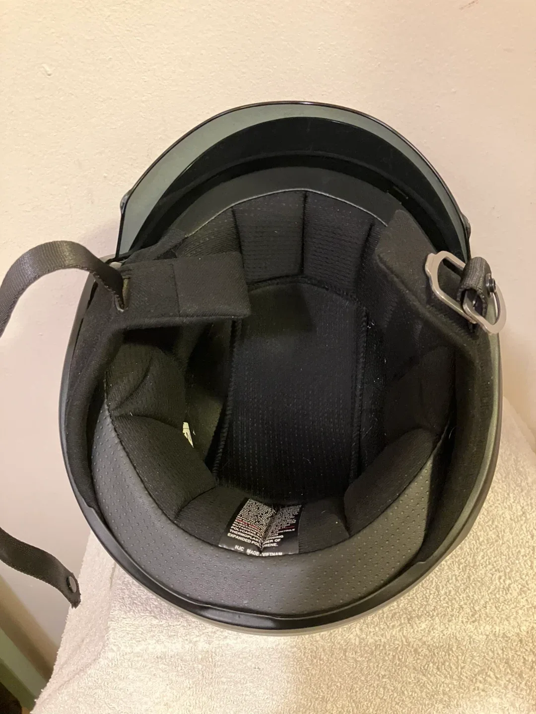 Like New HJC-IS Men’s Motorcycle Helmet- Black - Size M image indicator(4)