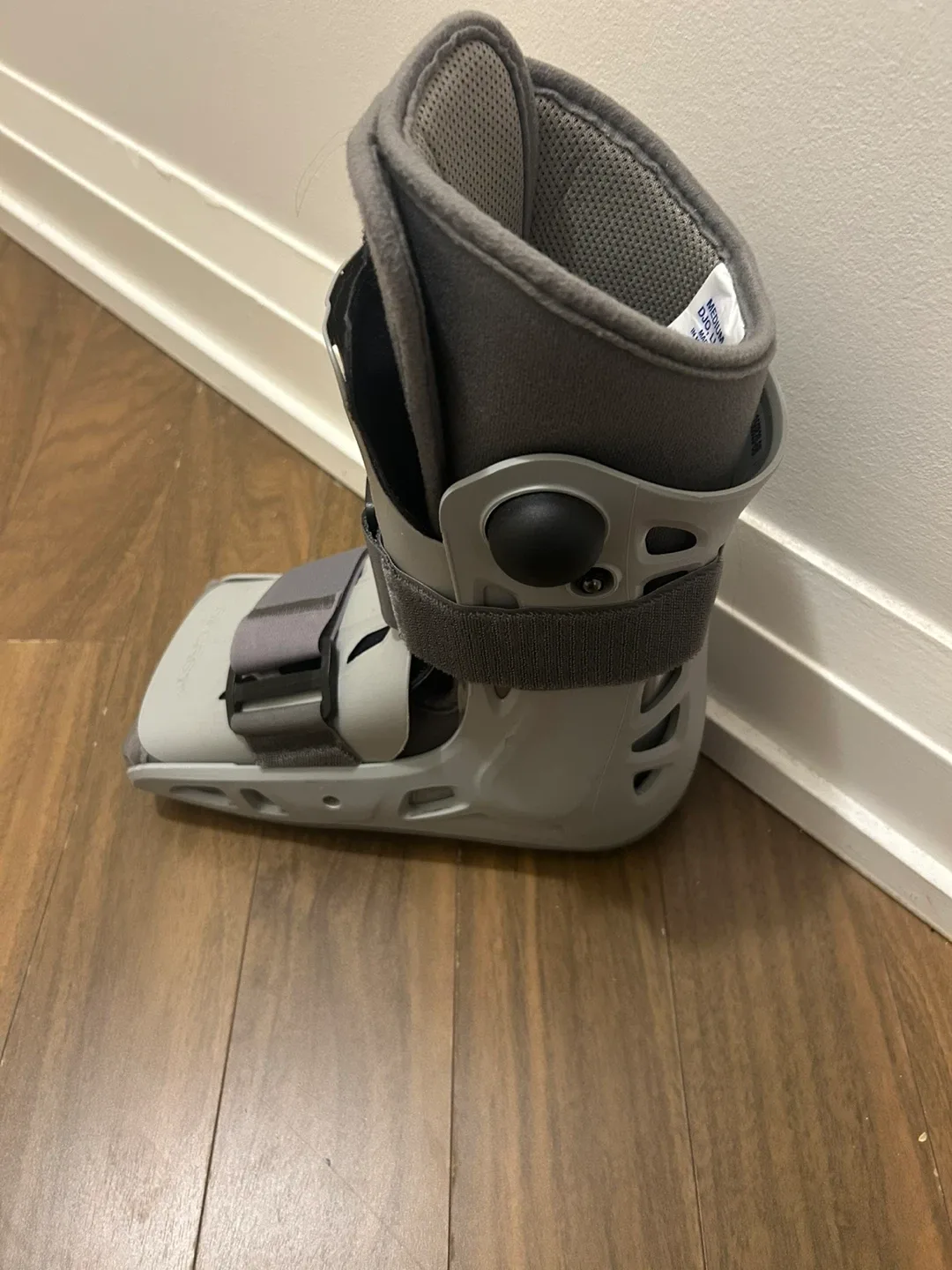 Aircast Walker Boot - Medium image indicator(3)