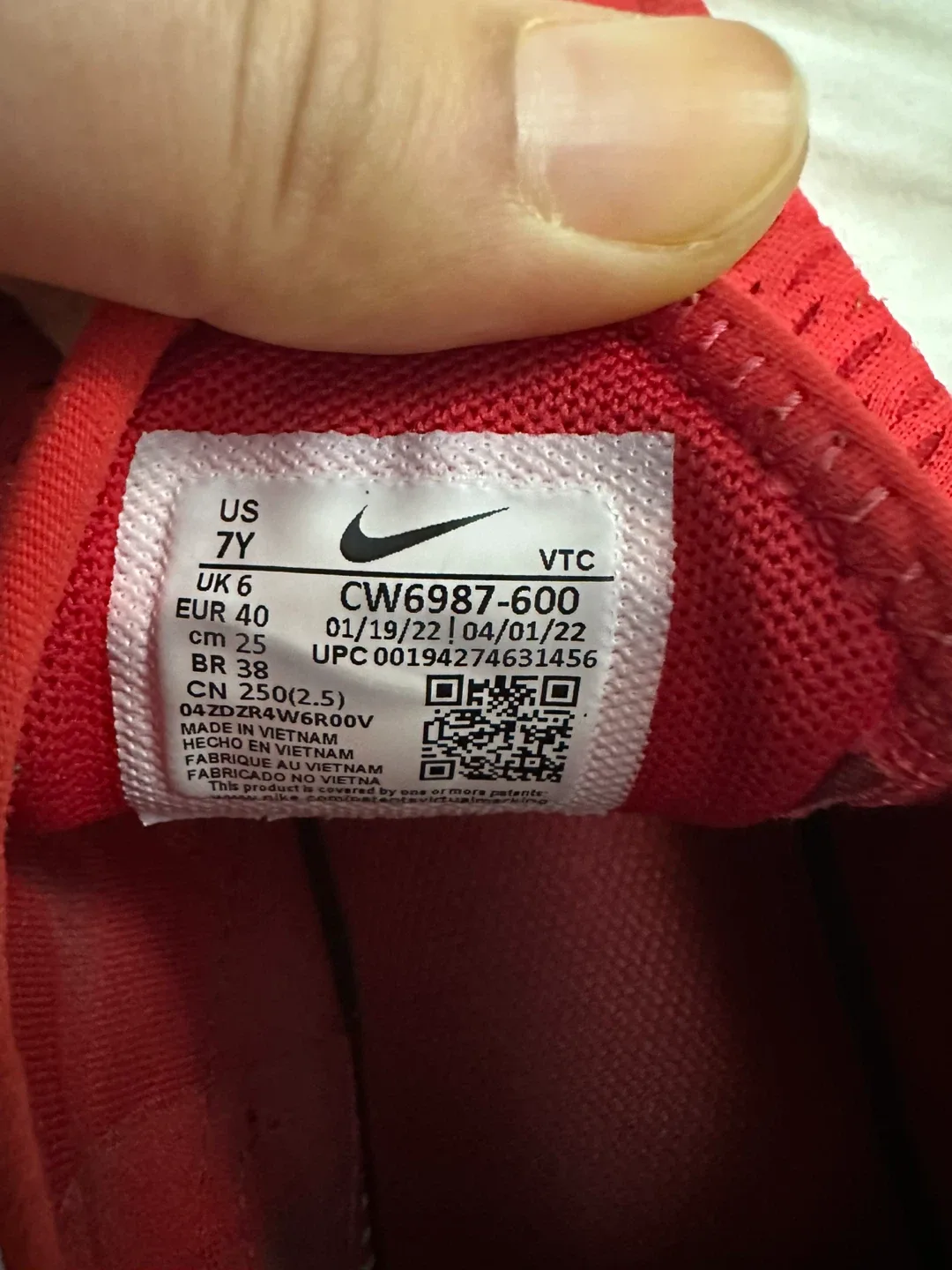 Nike Air Max 270 Red, Size 7Y #cleanout image indicator(3)