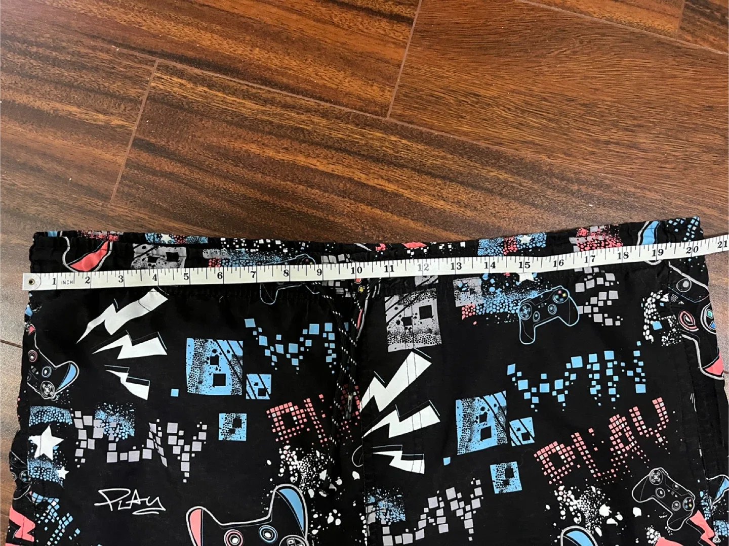 Texfit men’s medium swimming trunks, gaming, black image indicator(3)