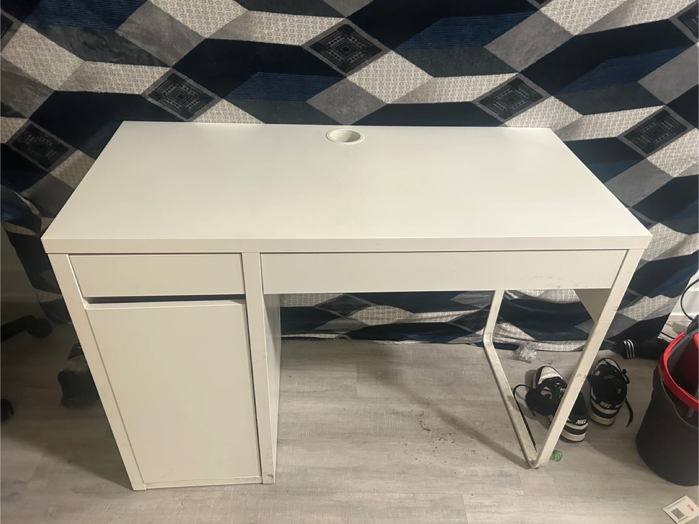 White Desk - photo 3