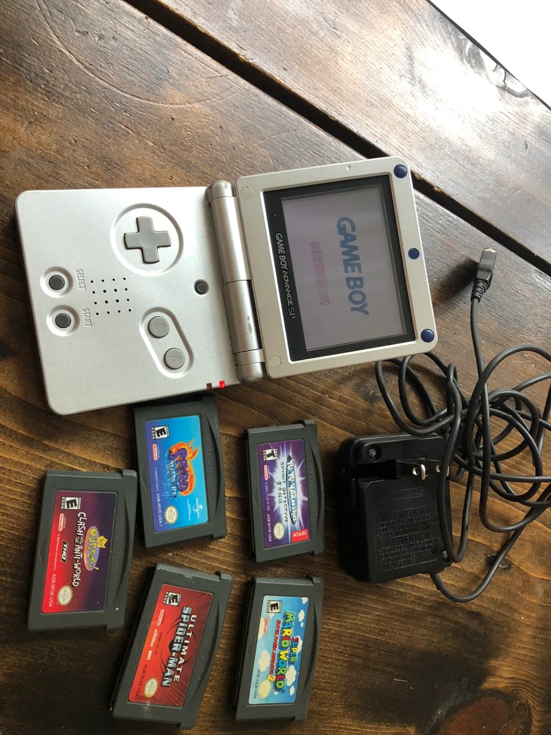 Nintendo Game Boy Advance SP Silver + Games