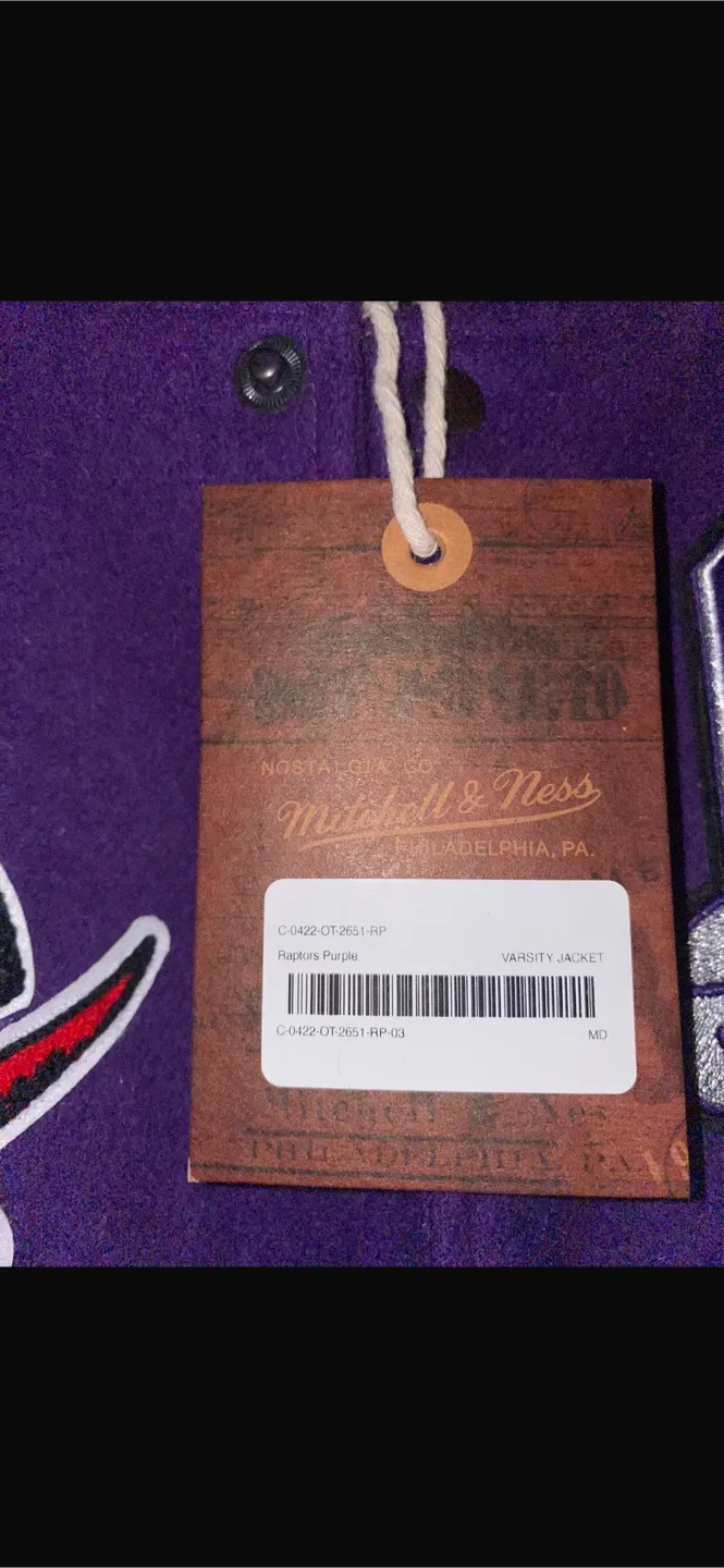 Mitchell & Ness Raptors Varsity Jacket - Size M image indicator(2)