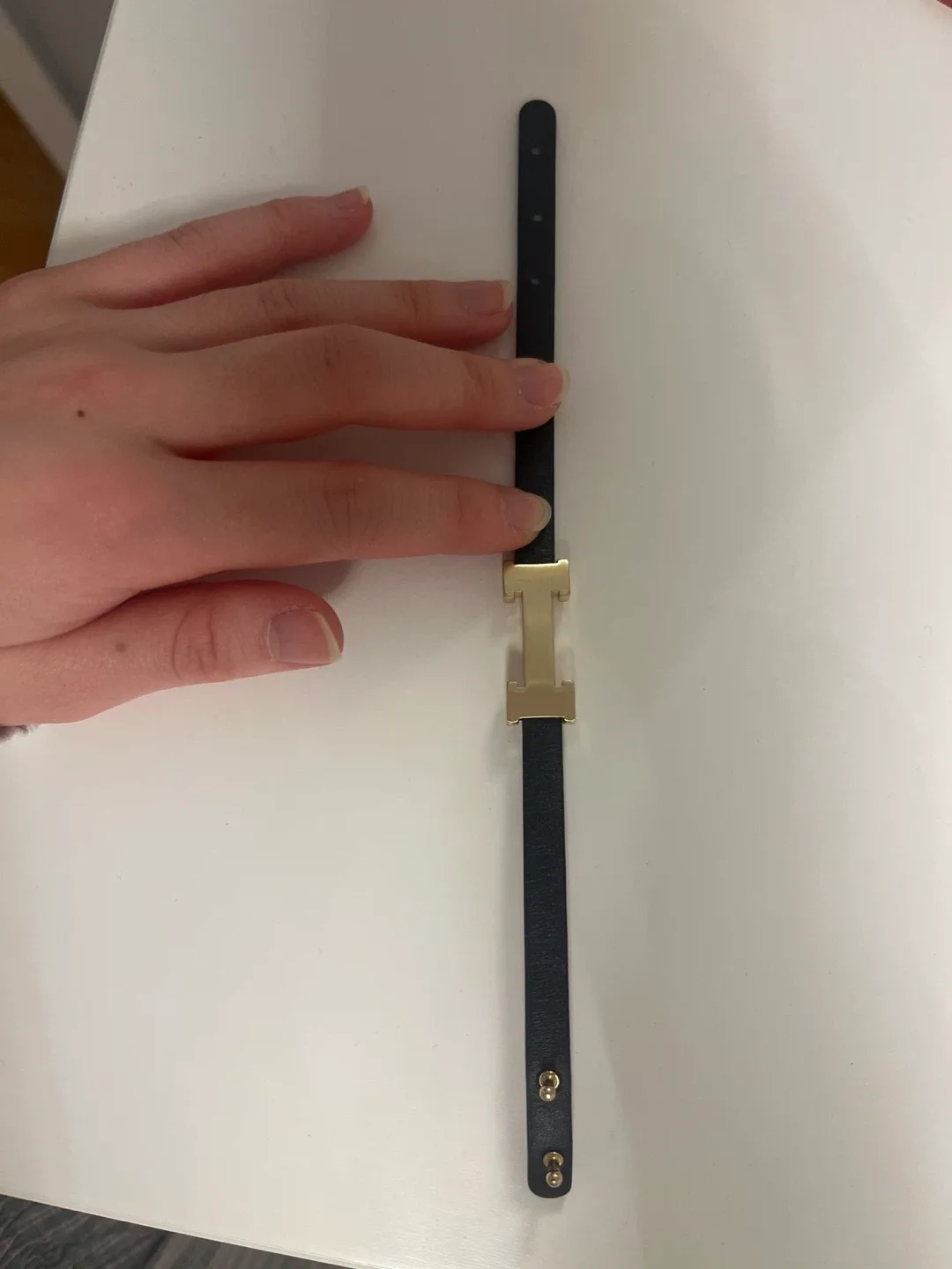 H Leather Bracelet image indicator(2)