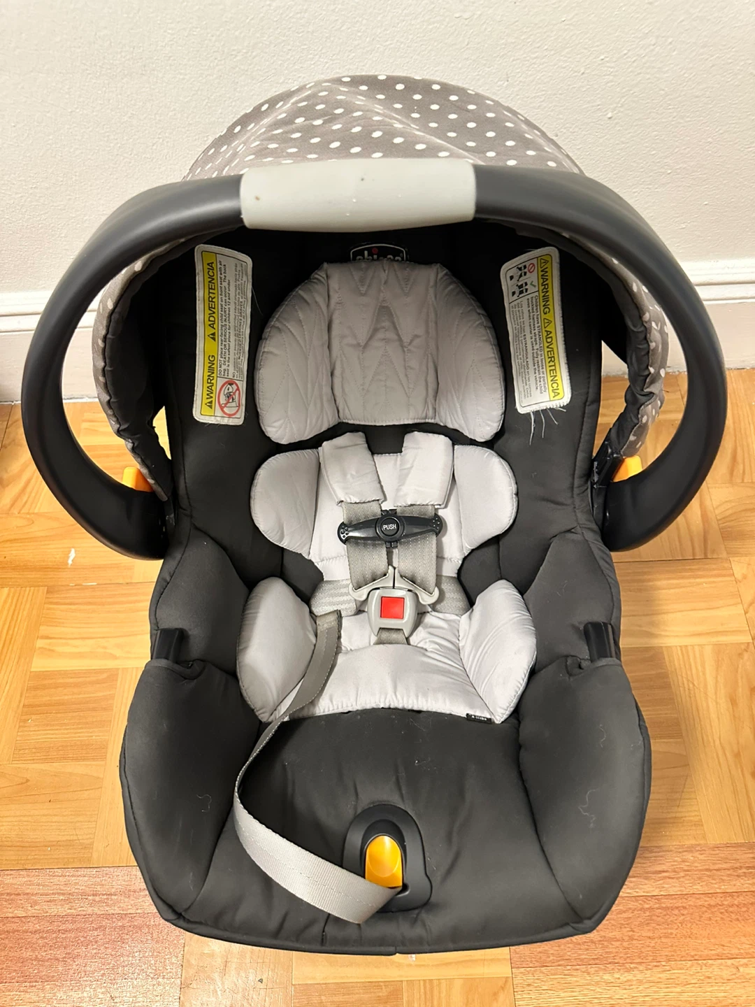 Chicco Infant Car Seat with Base - photo 2