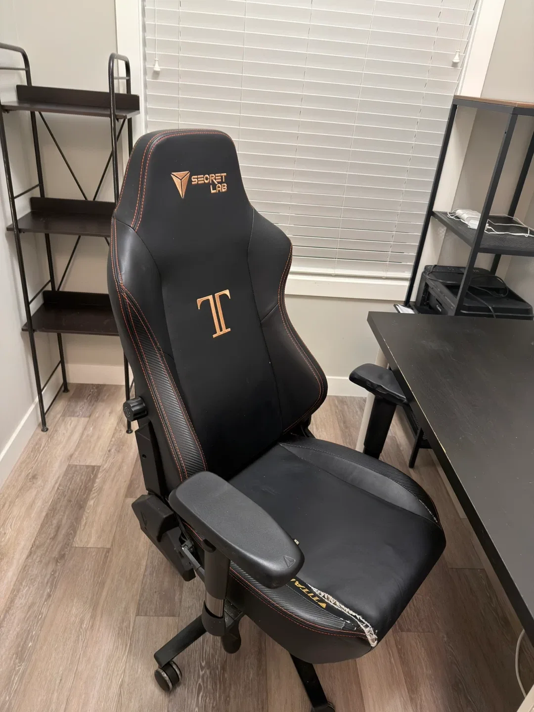 Secretlab Titan Gaming Chair image indicator(2)