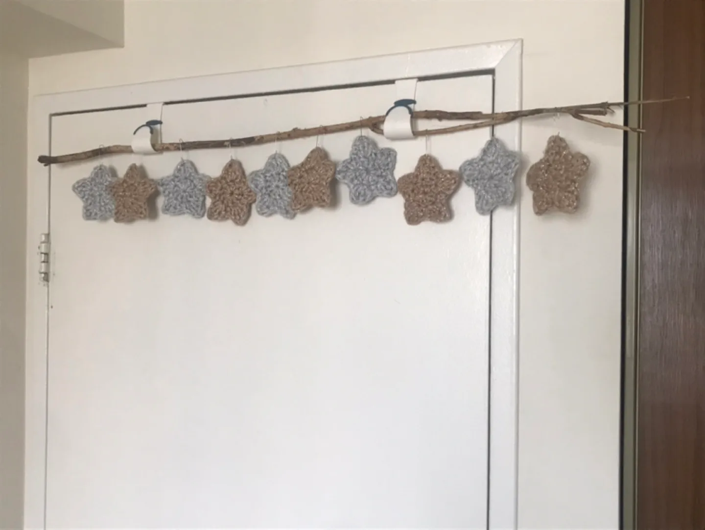 🎄Set of 10 Crochet Star Ornaments -Gold & Silver image indicator(2)