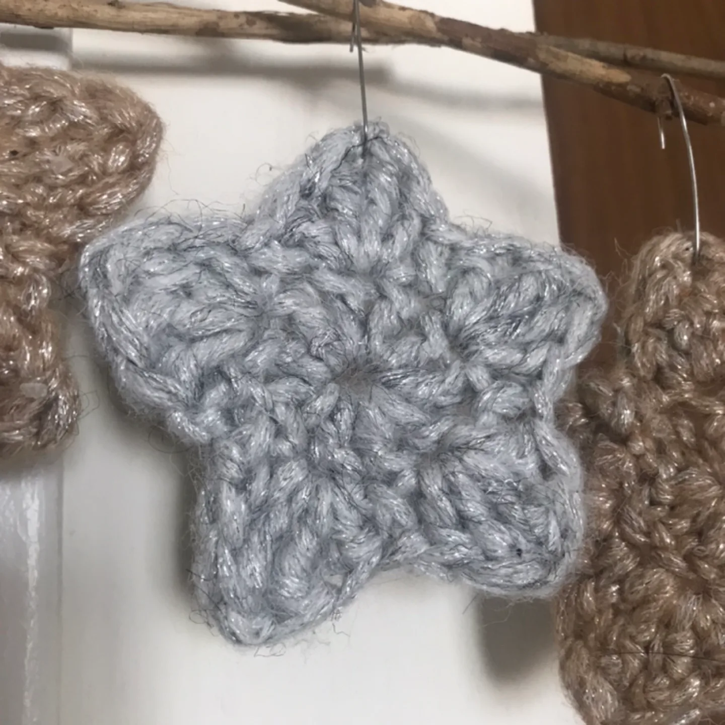 🎄Set of 10 Crochet Star Ornaments -Gold & Silver image indicator(3)