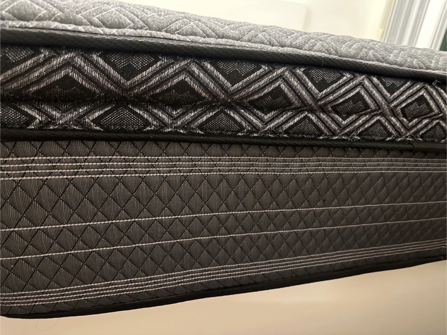Simmons Queen Mattress - photo 2