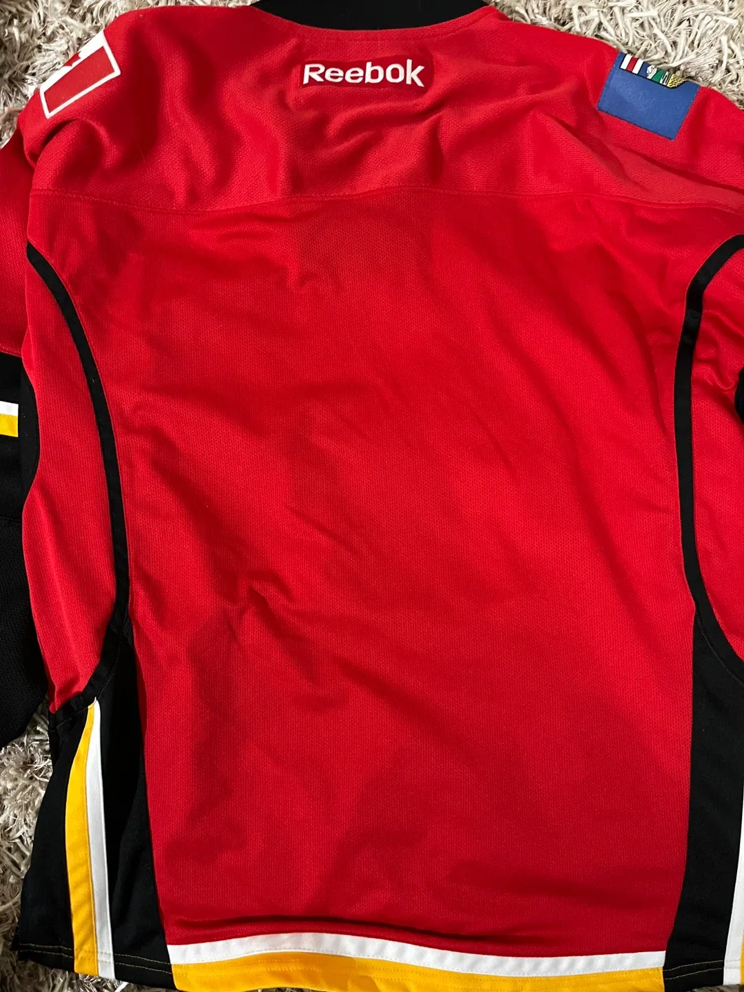 Reebok Calgary Flames Jersey - Size M image indicator(4)