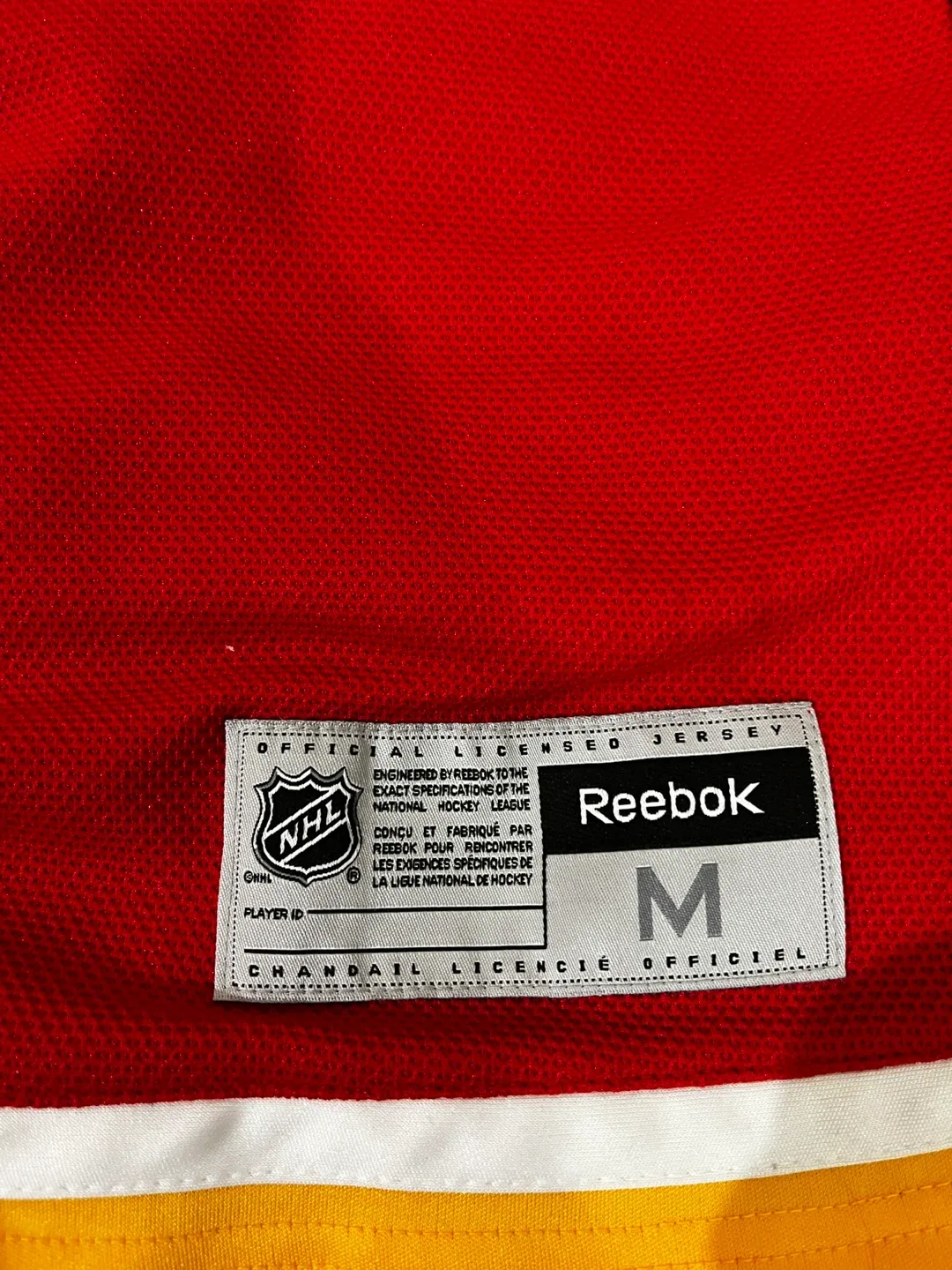 Reebok Calgary Flames Jersey - Size M image indicator(5)