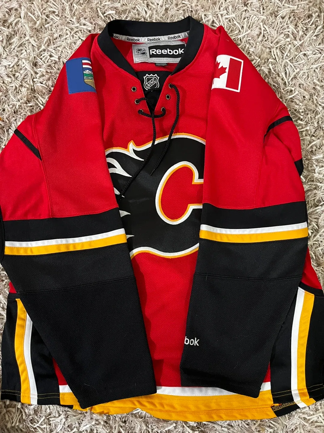 Reebok Calgary Flames Jersey - Size M