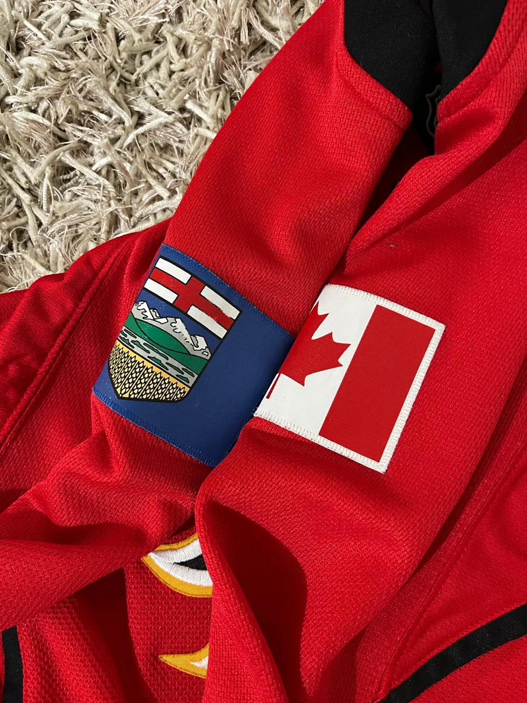 Reebok Calgary Flames Jersey - Size M image indicator(2)