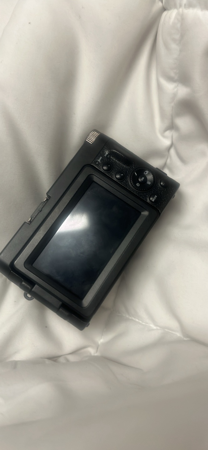 4K Digital Vlogging Camera – Great Condition + Flip Screen! - photo 3