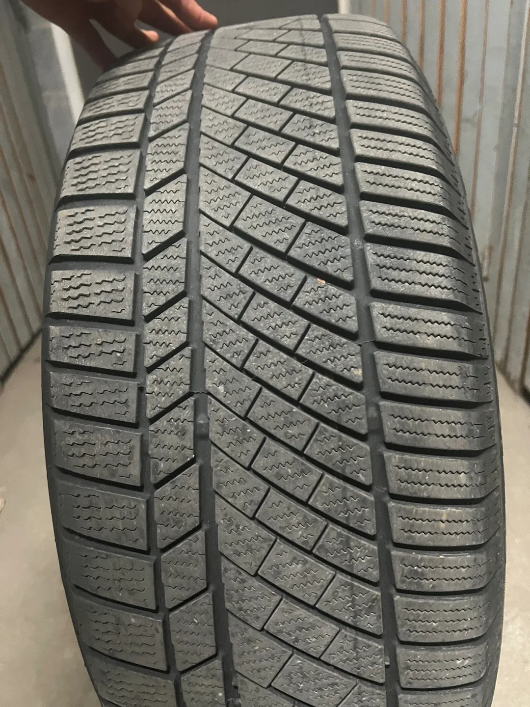 BMW Continental WinterContact TS830P 255/50R19 Tire image indicator(2)