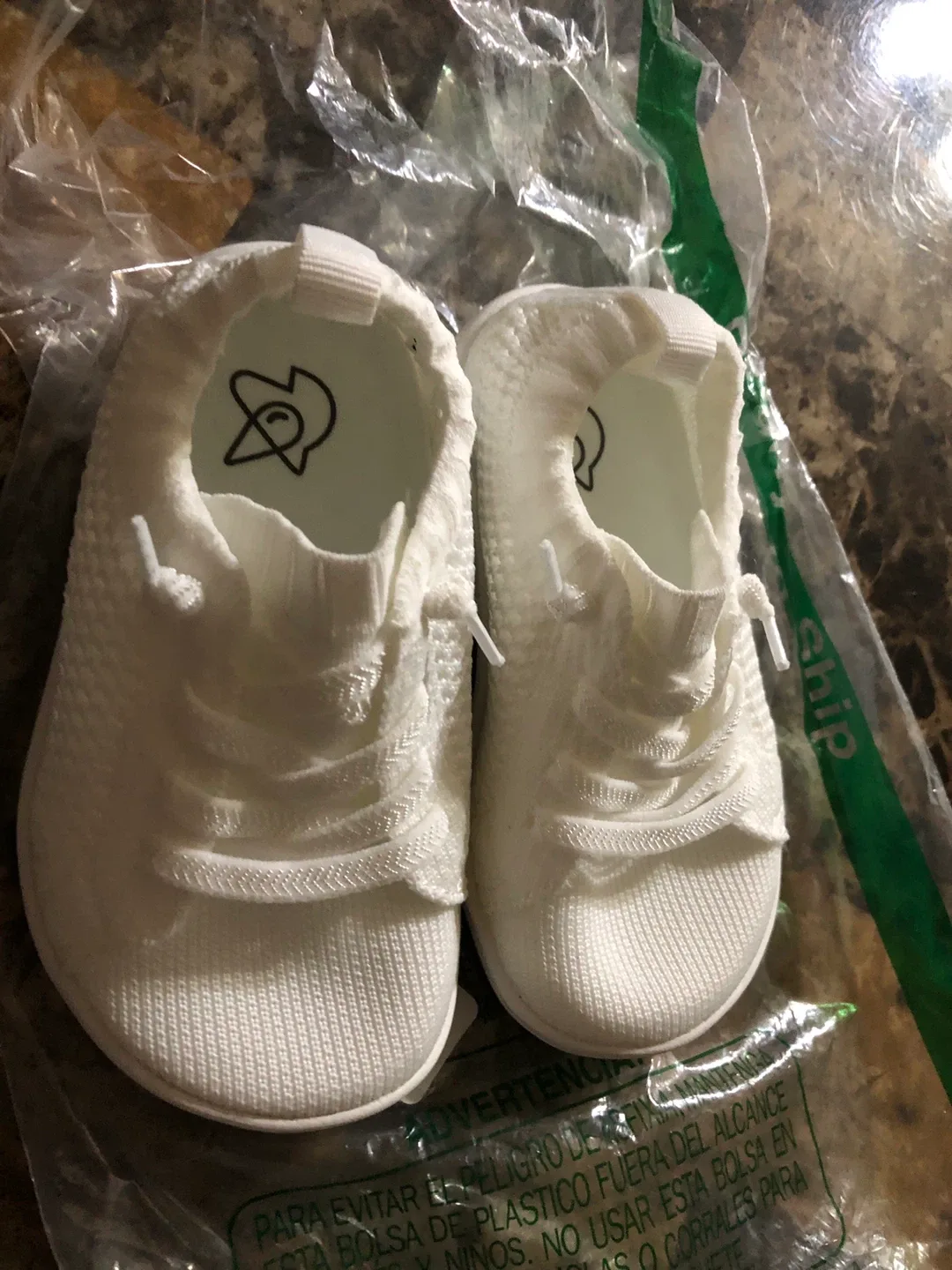 White Baby Shoes - Size 26 (New) image indicator(2)