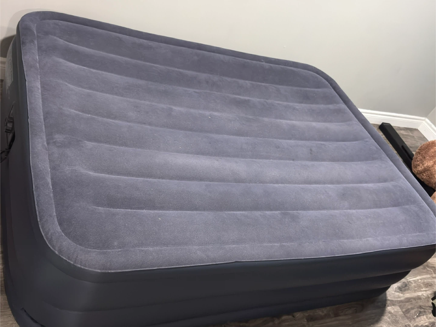 Intex Inflatable Air Mattress - Queen Size - photo 2