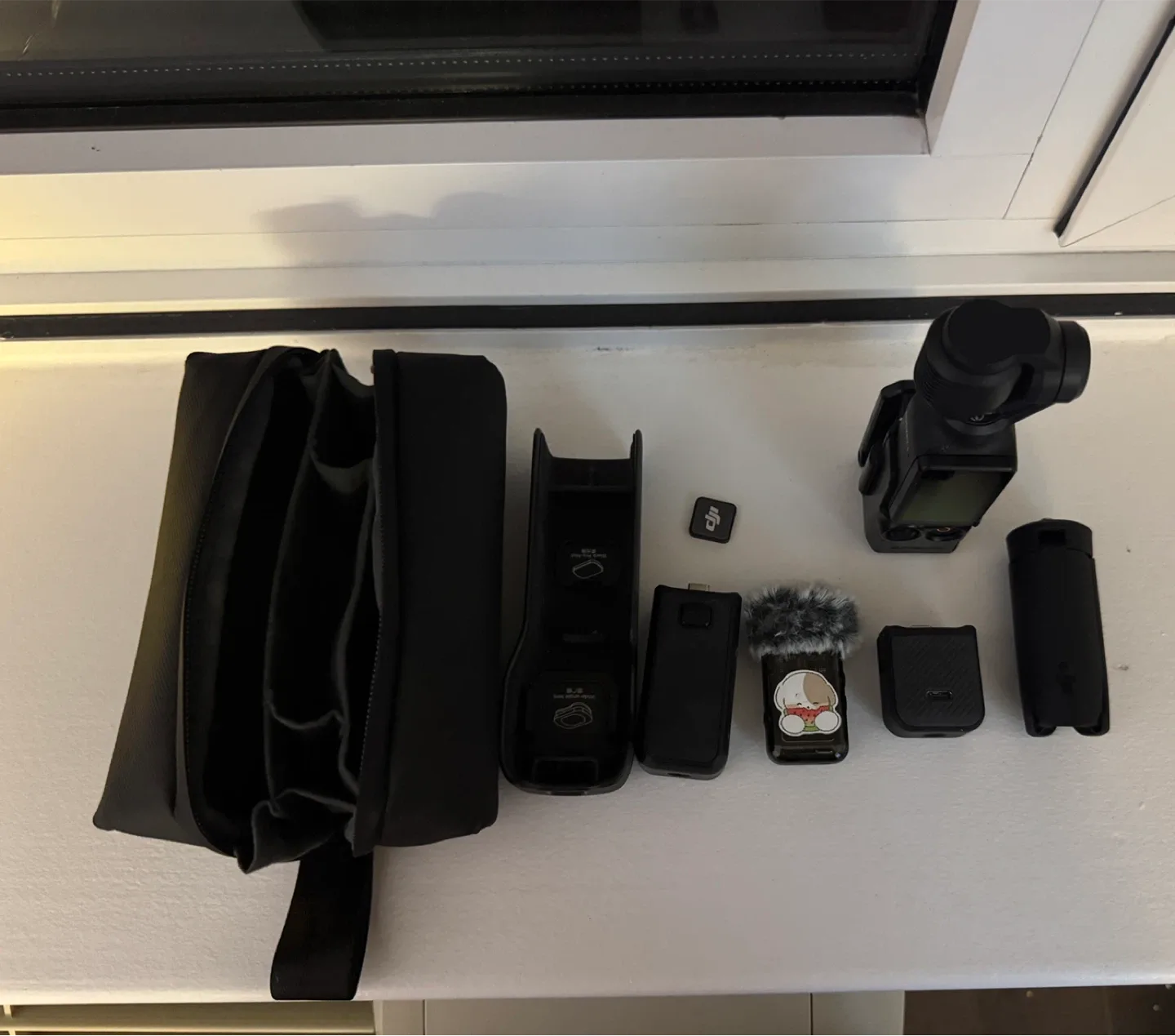 DJI Osmo Pocket 3 Gimbal Camera - Creator Set image indicator(4)