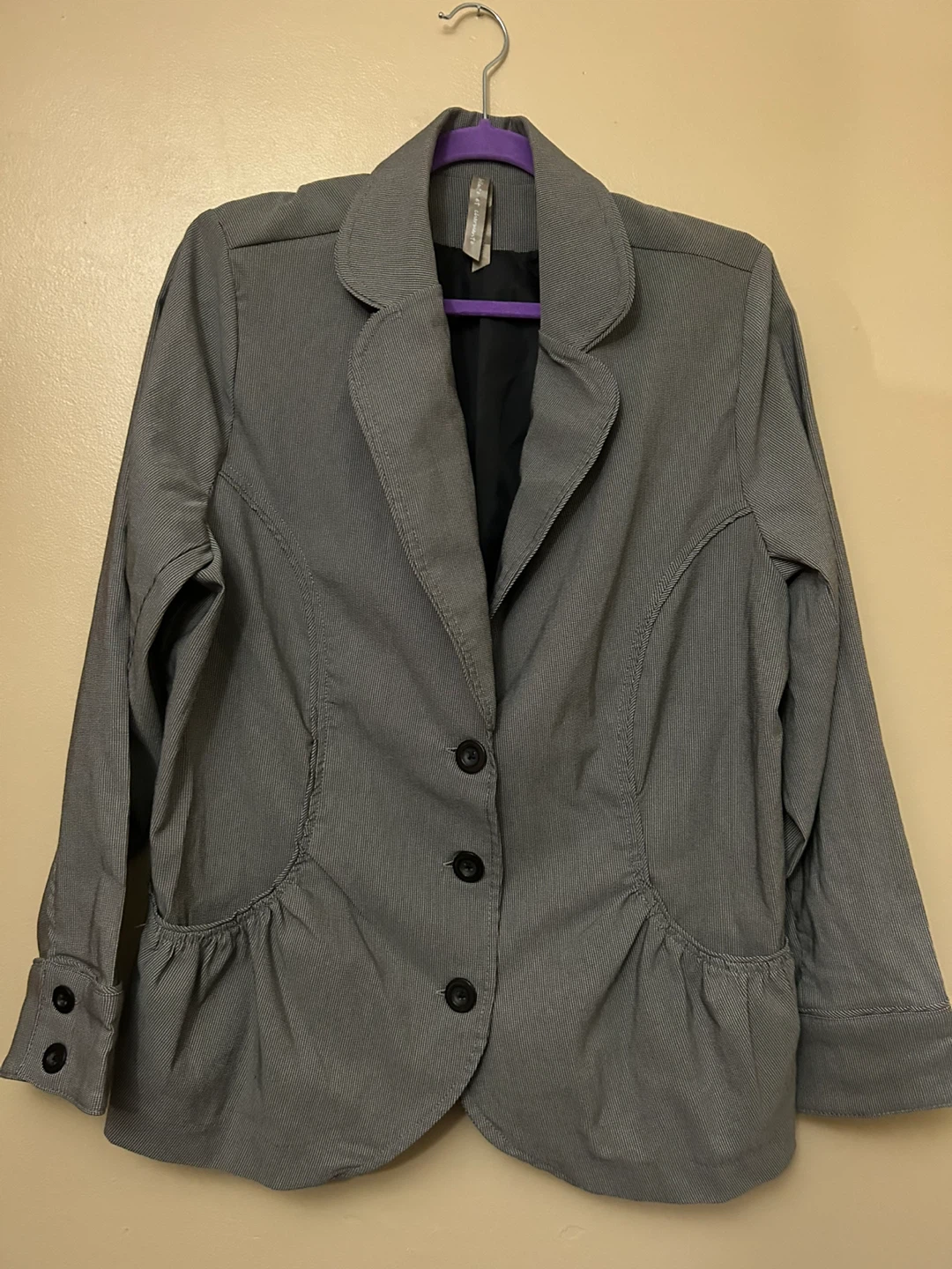 Penningtons Woman’s Black & White Blazer size 16