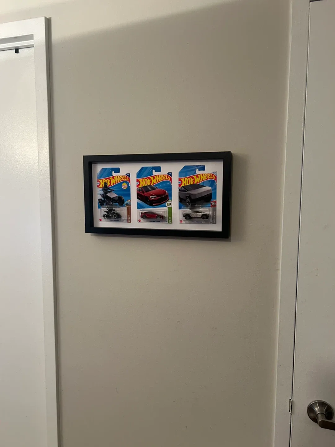 Hot Wheels Tesla Framed Set image indicator(2)