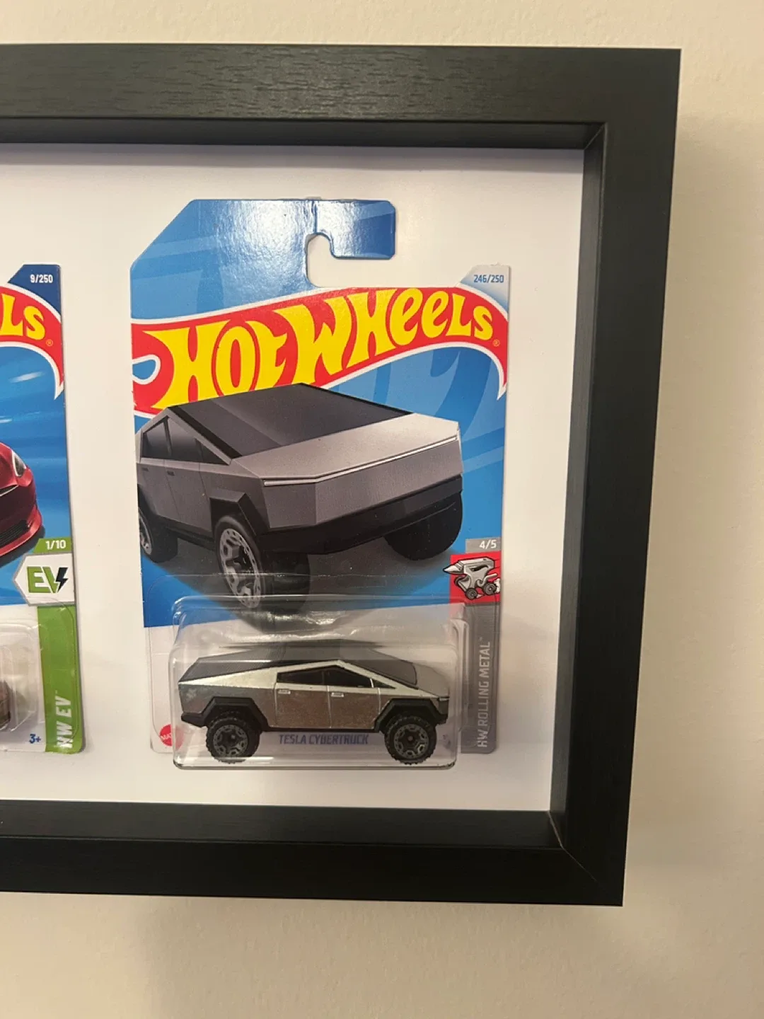 Hot Wheels Tesla Framed Set image indicator(3)