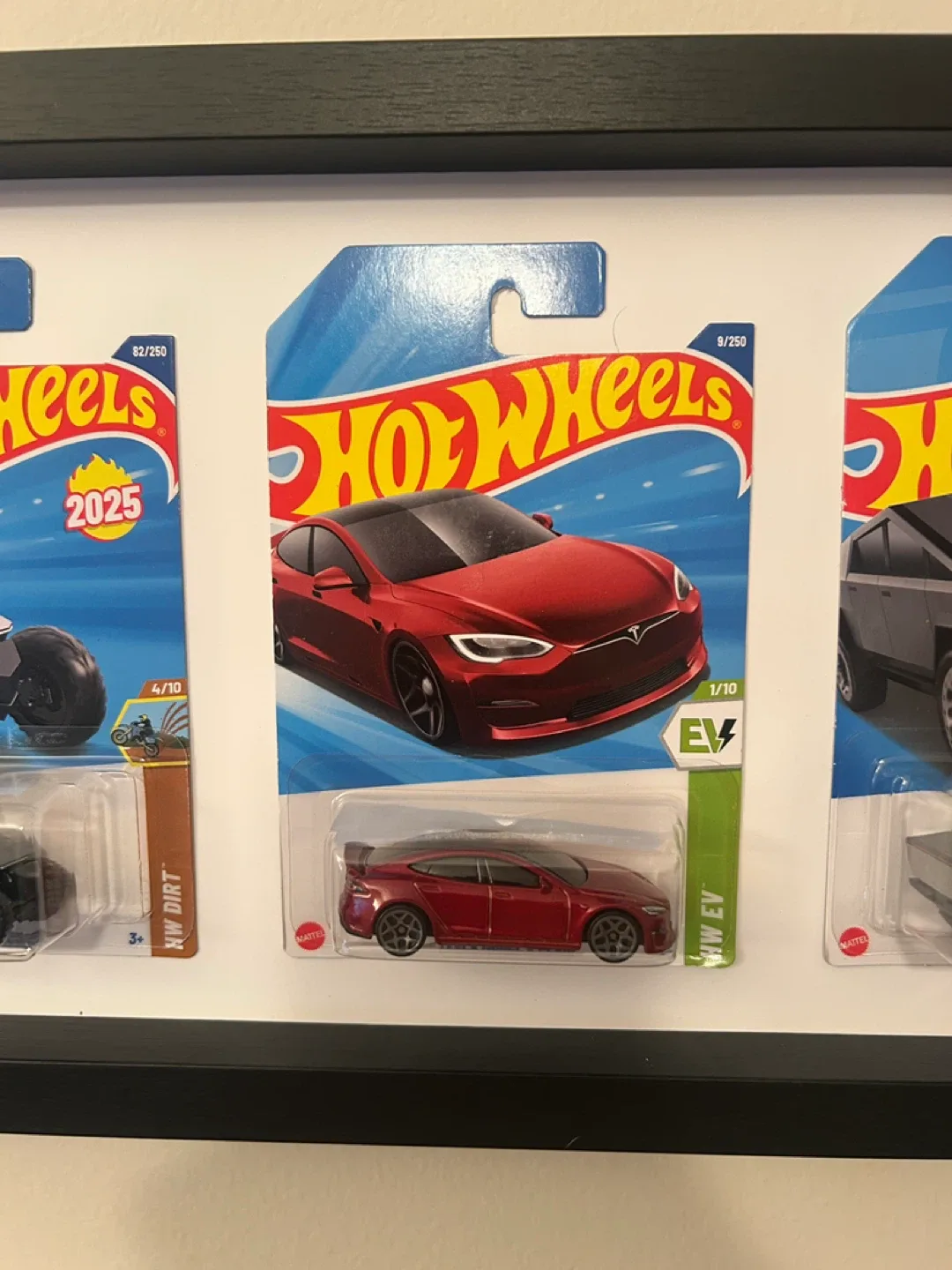 Hot Wheels Tesla Framed Set image indicator(4)