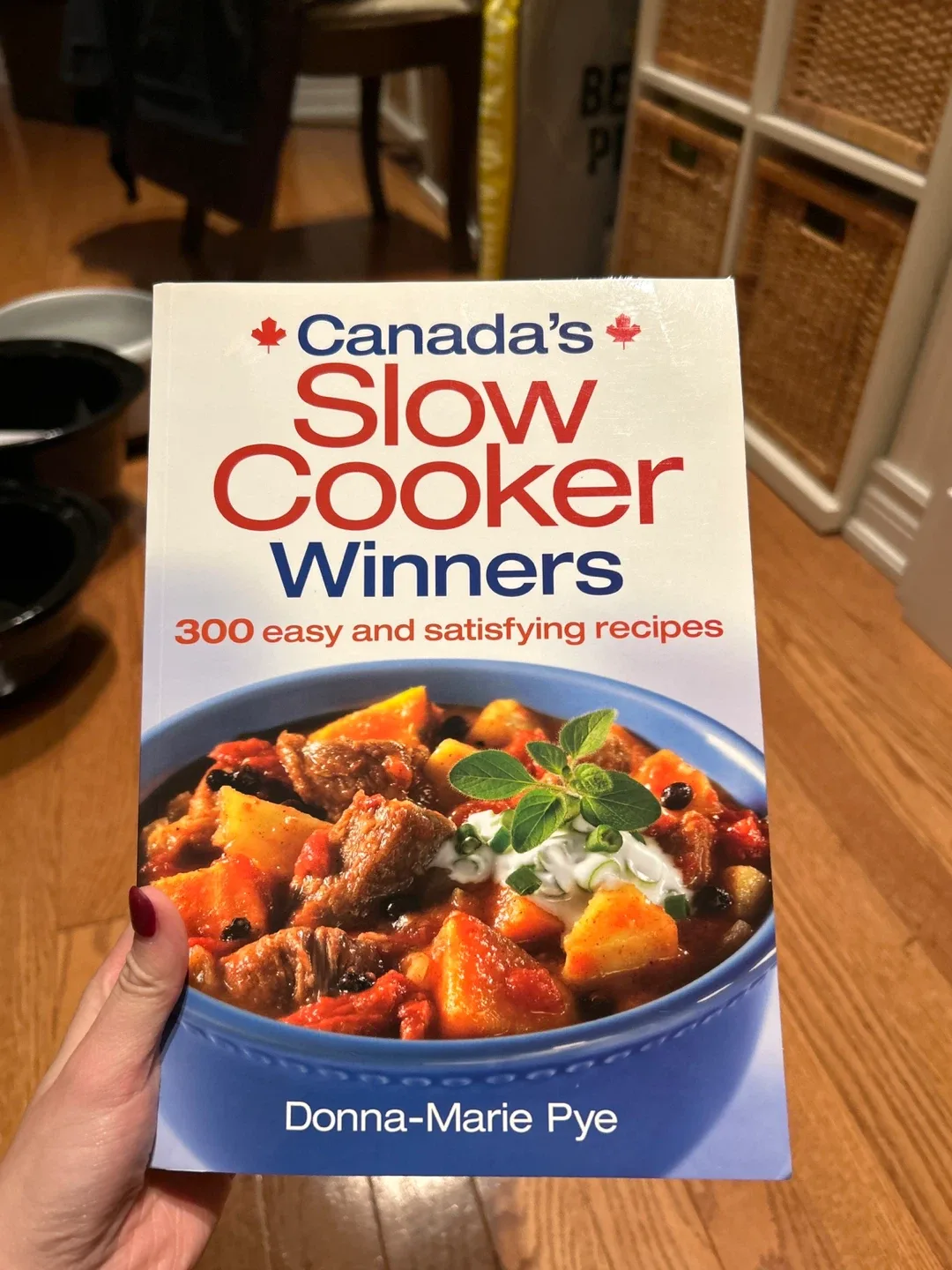 Hamilton Beach Slow Cooker + Cookbook image indicator(4)