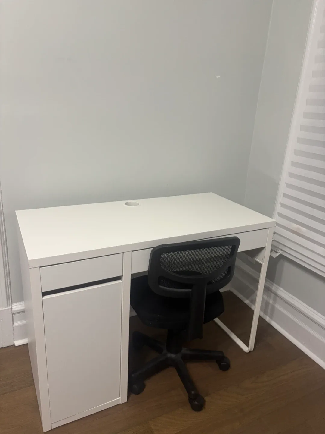 IKEA MICKE White Desk with Drawer image indicator(4)