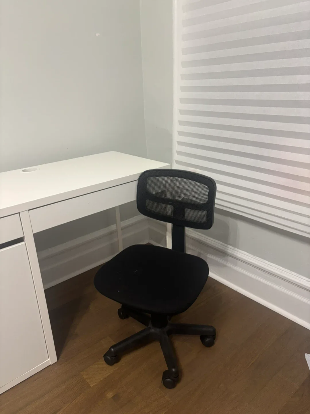 IKEA MICKE White Desk with Drawer image indicator(5)