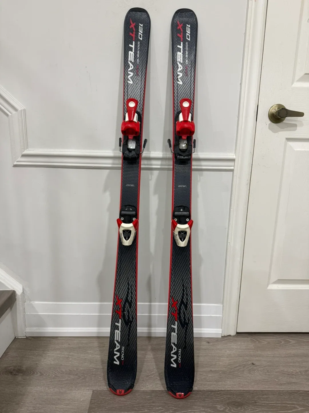 Skis for kids (128.5cm long)