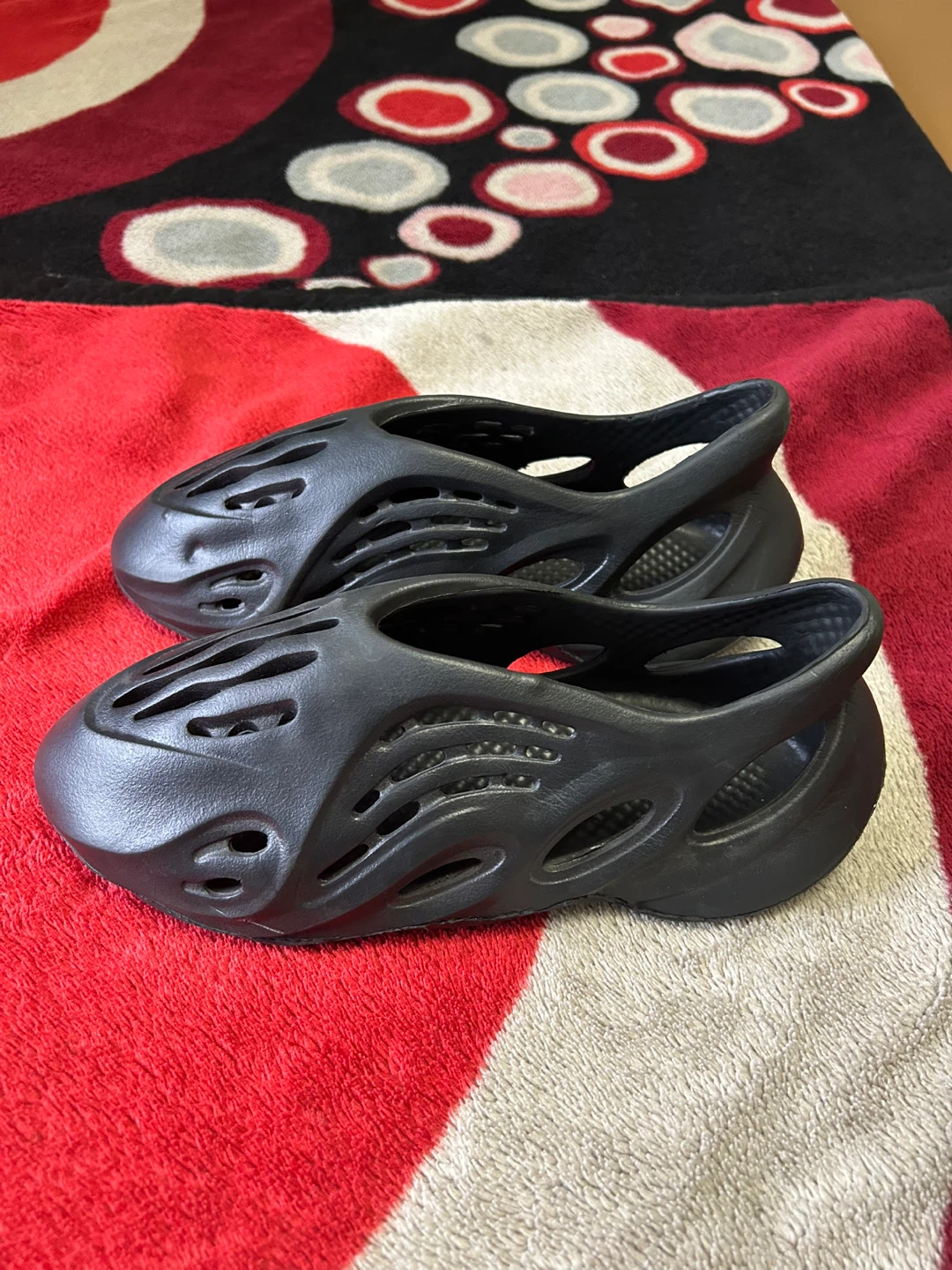 Yeezy Foam Runner Black - photo 2