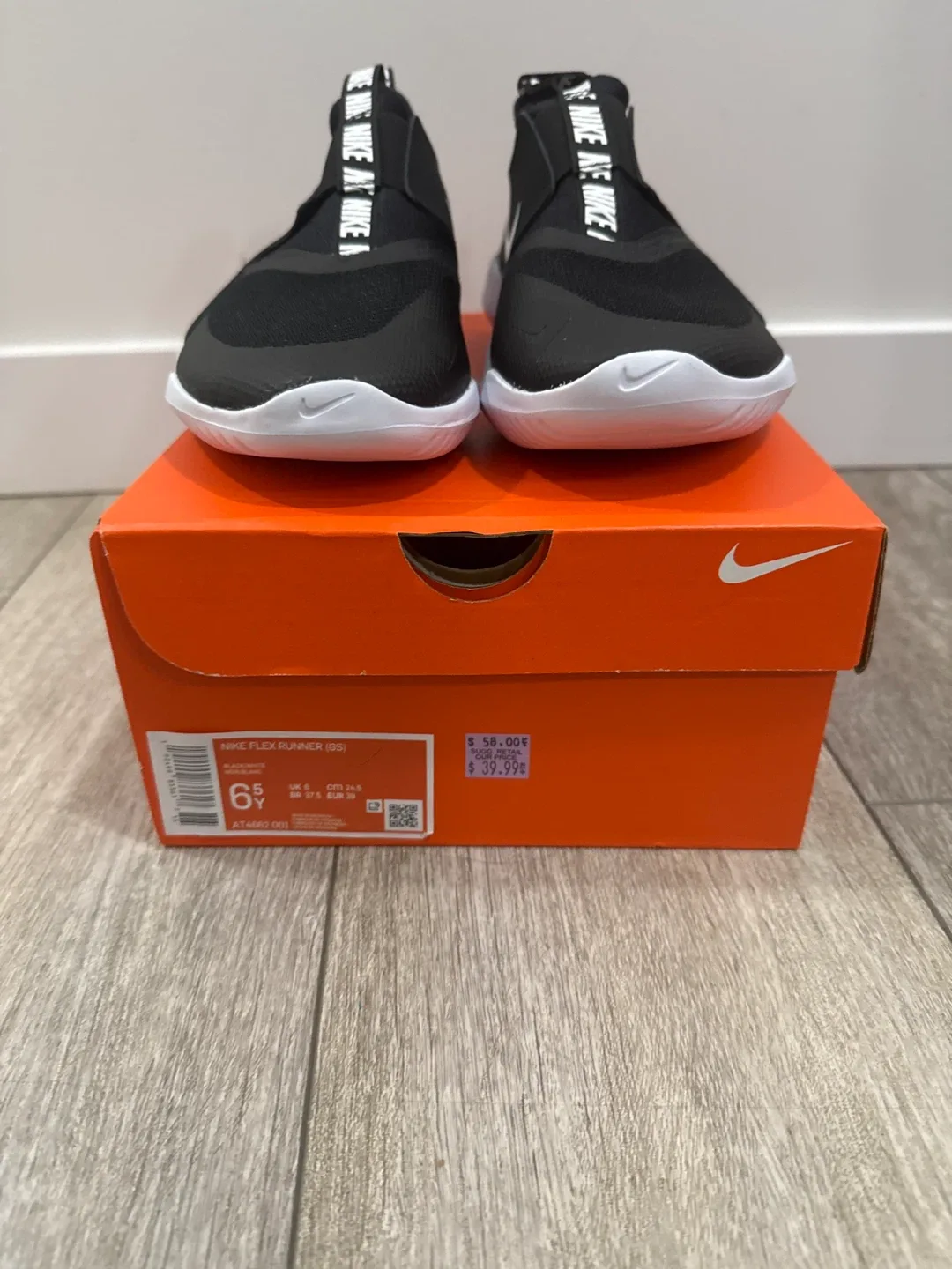 Nike Flex Runner (GS) - Size 6.5 Youth - Like New! image indicator(3)