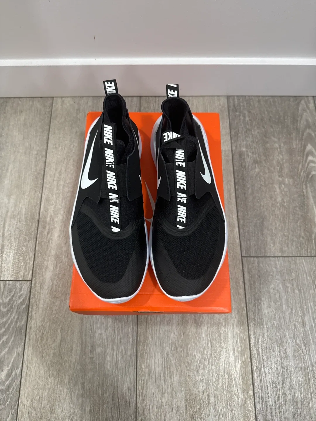 Nike Flex Runner (GS) - Size 6.5 Youth - Like New!