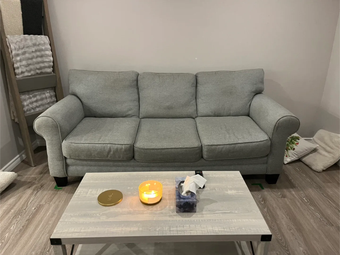 Grey Three-Seat Sofa image indicator(4)