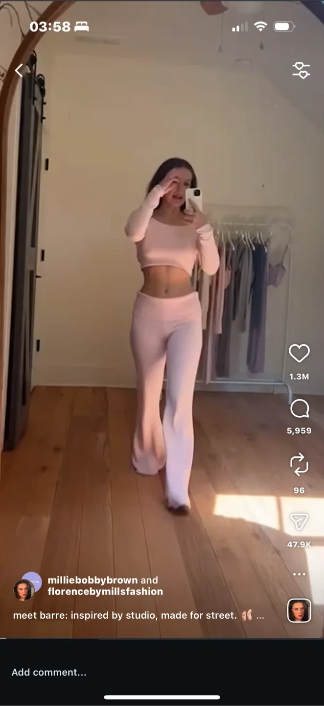 Mill’s folded pink knitted pants