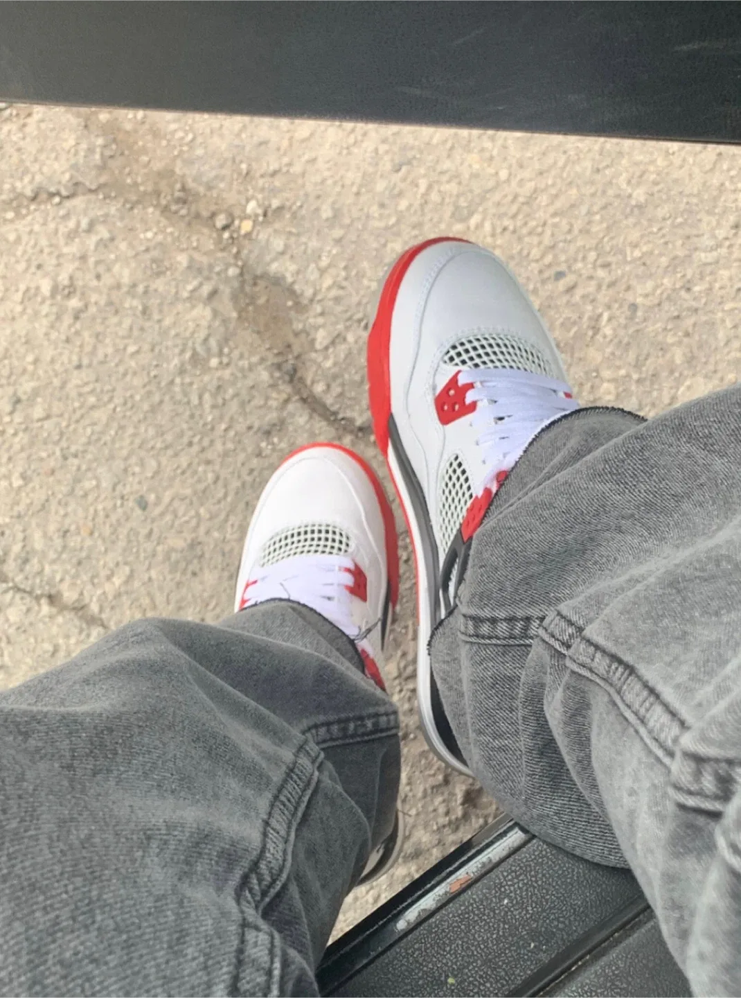 Air Jordan 4 Retro Fire Red (2020) image indicator(2)